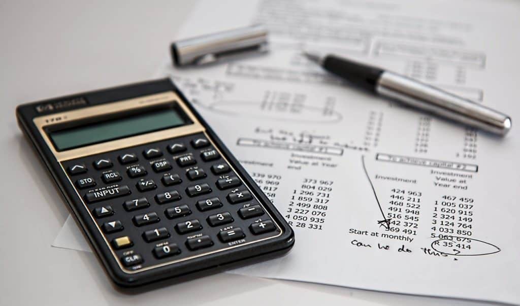 מחשבון, עט ובדיקת מס על נייר